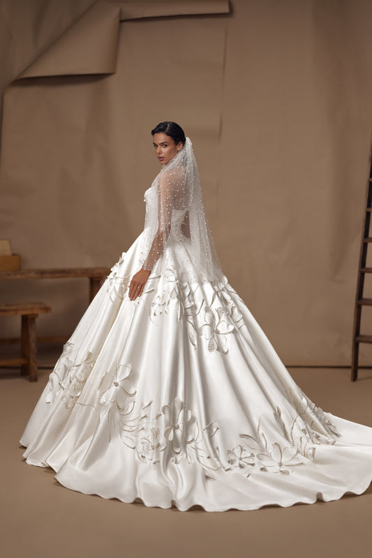 Lee Miller — wedding dress by Innocentia