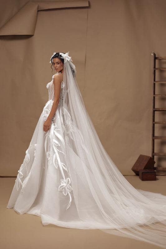 Misia Sert — wedding dress by Innocentia