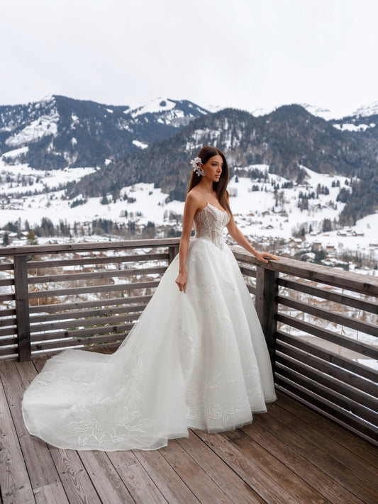 Brigitte — wedding dress by Innocentia