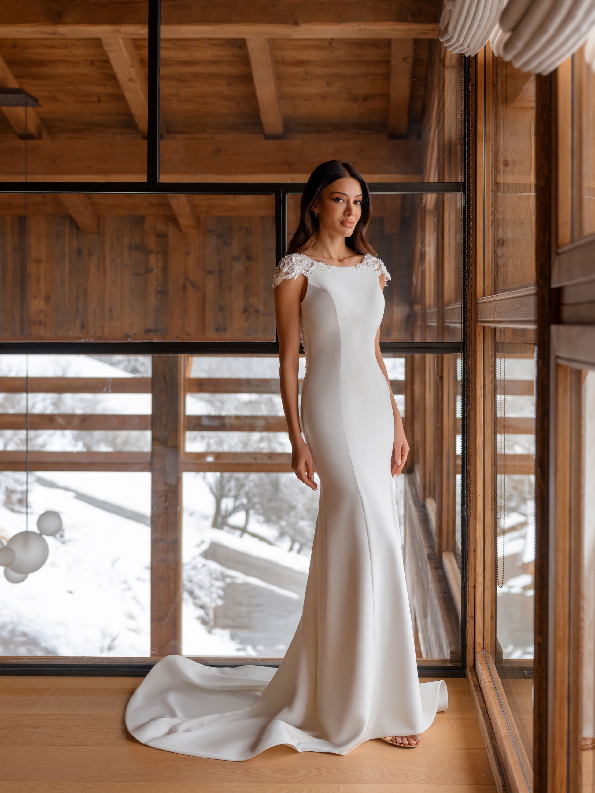Leontine — wedding dress by Innocentia